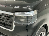 LEDヘッドライトは、点灯の瞬間から最大光量を発揮し、突然暗くなるトンネルなどでの安定感を高めます。