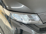【LEDヘッドライト】現代の主流のライト。明るい光が瞬時に立ち上がり、必要な場所を均一に照らします。寿命も長く省エネで、スタイリッシュなデザインです♪