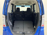 積み下ろしのしやすいデッキにはたっぷりと荷物を積み込んでいただけます。遊びから仕事まで、様々なシーンで頼れます♪