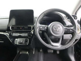 足元も広く、視界良好な運転席です