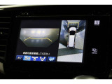 ★マルチビューカメラシステム★ギヤをRに入れるとナビの画面には上空から見下ろし感覚の映像がドライバーをアシスト★