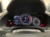 見やすいメーターレイアウトで運転をサポート!