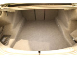 奥行きがある広い荷室となっております。