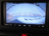 バックガイドモニターで、後方を確認しながら安心して駐車することができます。運転初心者も熟練者も必須の機能ですよ!