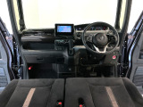 【前方視界】開放的な前方視界!運転がしやすく疲れにくいです♪窓が大きく、見通しがとっても良いおクルマですよ♪