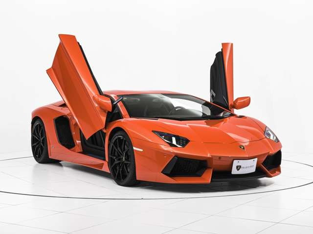 アヴェンタドール LP700-4 4WD 4WD