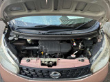 エンジンルームも綺麗です。日産整備士がしっかり整備をしてお渡しします