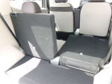 後部座席は可倒式なのでいざという時には広い荷室に様変わり♪