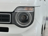 LEDヘッドライトは、点灯の瞬間から最大光量を発揮し、突然暗くなるトンネルなどでの安定感を高めます。