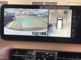 クルマを真上から見下ろしているような映像を表示するトップビュー。