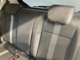●シンプルかつ機能的なPeoples Carを表現するインテリア。適度なタイト感と、圧迫感を感じない横方向への広がりを高いレベルで実現します。