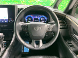 【純正革巻きステアリング】上質な革を使用することで、手にしっかり馴染みとても運転しやすいハンドルです♪