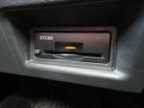 『ETC2.0』を装着しています♪♪ 有料道路での料金所の手間を省いて運転に集中できます♪♪ 車から離れる時はカードの抜き取りをお忘れなく♪♪