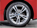 【BMWアロイホイル】軽量かつ強度に拘ったアロイホイル。走行性能ポテンシャルを引き出す設計。車の足元を引き締めてくれる大きなポイントはアロイホイルです。
