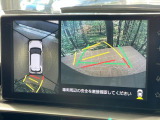 【パノラマモニター】専用のカメラにより、上から見下ろしたような視点で360度クルマの周囲を確認することができます☆死角部分も確認しやすく、狭い場所での切り返しや駐車もスムーズに行えます。