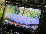【バックカメラ】駐車時に後方がリアルタイム映像で確認できます。大型商業施設や立体駐車場での駐車時や、夜間のバック時に大活躍!運転スキルに関わらず、今や必須となった装備のひとつです!