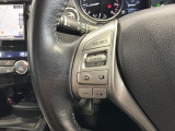 ステアリングにオーディオ操作スイッチが付いています。オーディオ画面に直接タッチしなくても操作が出来ますので、運転に集中できます。