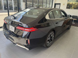 【ご納車後について】遠方のお客様はお住まいのエリアのBMWサービス工場にてメンテナンスを受けて頂けます。現地BMWへのお取次ぎなどもさせて頂きますのでご安心下さい。