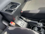 シート表皮ははっ水加工の施されたファブリック。 運転席と助手席にはシートヒーターが装備される。