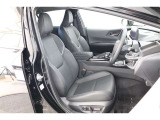 ■車内クリーニング■専門スタッフが見えないところまで徹底洗浄!車内のニオイもリフレッシュ!目に見えないところまで美しくがモットーです。だから、当店の中古車は内装にも自信があります!