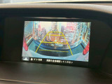 【バックカメラ】運転席から画面上で安全確認ができます。駐車が苦手な方にもオススメな便利機能です。