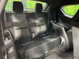 床下収納式のサードシートです。座席部分をコンパクトに収納でき、広大な荷室スペースとしてお使いいただけます!乗車人数や荷物の量など利用シーンに合わせて3列目を有効活用でき、とっても便利♪