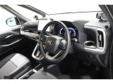 運転席周りは遊びにも通勤にも普段のお買い物にもピッタリ。日々のドライブに居心地のよいレイアウトです。