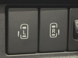 【両側パワースライドドア】スマートキーや運転席のスイッチで後席両側スライドドアの開閉が可能♪電動だから力を入れてドアを開ける必要が無く、小さなお子様でも簡単に開け閉めでき快適です♪