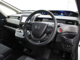 運転席廻りです。