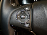 【ステアリングリモコン】ステアリングにオーディオ調節可能なスイッチが装備されていますので運転中でも視線をそらさずにオーディオの調節が可能です!