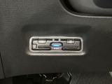 ハンドルの左下にETCがついています。高速道路の料金所の通過も楽々です。カードの取り出しもしやすい場所についています。