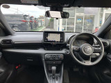 【運転席・インパネまわり】ハンドル・シート・フロアーなど隅々までプロによるクリーニング済み☆彡キレイな車内でドライブが一層快適にお楽しみいただけます!!