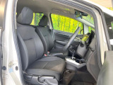運転席シート廻りは使用感も少なく、良好な状態となっています。前オーナー様が丁寧に使っていたことがよくわかりますね。