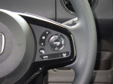 Hondaセンシングの機能のひとつ、アダプティブクルーズコントロール付!アクセルから足を離しても設定したスピードと前車との車間を保ち走行してくれます!車線維持もアシスト☆高速道路で疲労軽減ですね☆