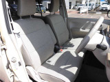 【内装】ラパンの車内です♪もちろん、フロアマットもついてますよ〜!