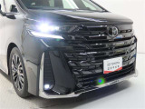 高輝度で点灯速度が速く、しかも消費電力の少ないLEDヘッドライトが装備されています!LEDの明るい光が走行中の視界の確保をサポートして、夜のドライブがより楽しく安全に運転できます♪