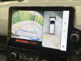 【全周囲カメラ】専用のカメラにより、上から見下ろしたような視点で360度クルマの周囲を確認することができます☆死角部分も確認しやすく、狭い場所での切り返しや駐車もスムーズに行えます。