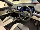☆センターパネルを運転席側に僅かに傾けたBMW独特のインパネ☆【駆け抜ける歓び】はここからもスタートしております☆