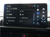 フルオートエアコン搭載。好みの温度に設定するだけで、風向や風量を自動でコントロール!いつでも快適な車内環境に。さらに、体を直接温めるシートヒーター付きで寒い季節も暖かく過ごせます。