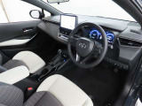 シンプルで使いやすいデザインの運転席です。