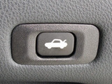特別仕様車ならではの専用ハーフレザーシート付!!当社では、本革シートのカラー変更や張替えも出来ます!ワイン・茶・赤・青・黄色・コンビ色など何でもOKです!