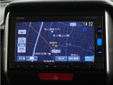 バックカメラ搭載です!車庫入れが苦手な人はもちろん、車両感覚に自信がある人にもお勧めです!見えない箇所が見えるようになるので、低い障害物や隠れてしまっている子供の存在等にも気付く事が出来ます。