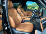 運転席シート廻りは使用感も少なく、良好な状態となっています。前オーナー様が丁寧に使っていたことがよくわかりますね。