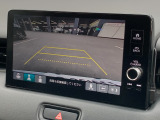 ■バックカメラ■ガイドラインが表示されるので、バック駐車が苦手な方でも安心です!ギアをリバースに入れれば自動的に切り換わりますので、面倒な操作も不要です♪狭い駐車場もお車を傷つけず安心ですね!