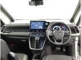 オシャレなインテリアで運転する気分も盛り上がりますよね^^