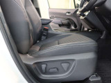 パワーシート搭載。微妙な調整が手軽にでき、ピッタリなポジションで運転することが可能です。