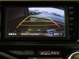 バックガイドモニターで、後方を確認しながら安心して駐車することができます。運転初心者も熟練者も必須の機能ですよ!