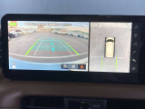 クルマを真上から見下ろしているような映像を表示するトップビュー。