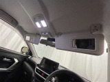 運転席・助手席にはバニティミラー付き♪身だしなみチェックできますよ(^^♪