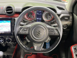 【純正革巻きステアリング】上質な革を使用することで、手にしっかり馴染みとても運転しやすいハンドルです♪